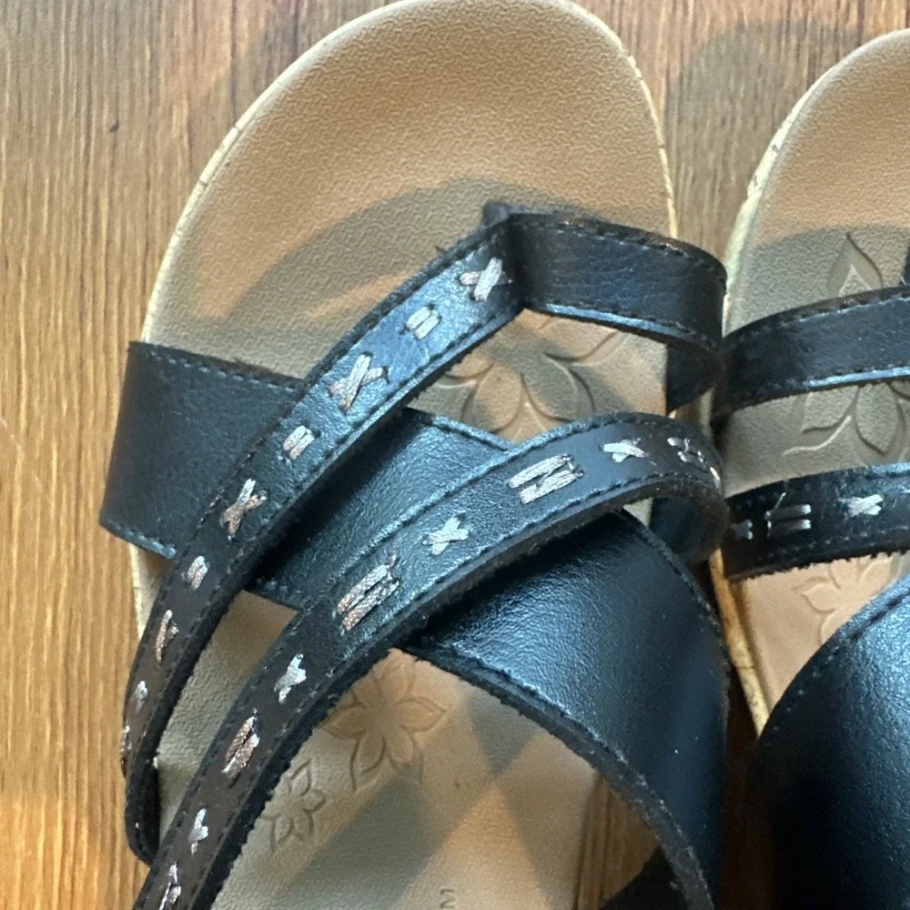 NEW SKECHERS Cali Luxe Foam Wedge Sandals Womens Sz 8 Black 3